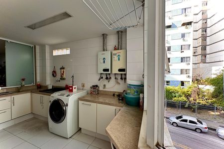 Apartamento para alugar com 214m², 5 quartos e 1 vaga
