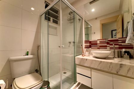 Apartamento para alugar com 214m², 5 quartos e 1 vaga