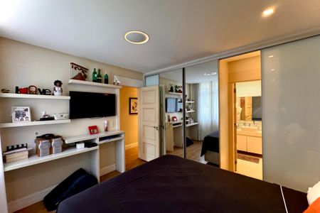 Apartamento para alugar com 214m², 5 quartos e 1 vaga