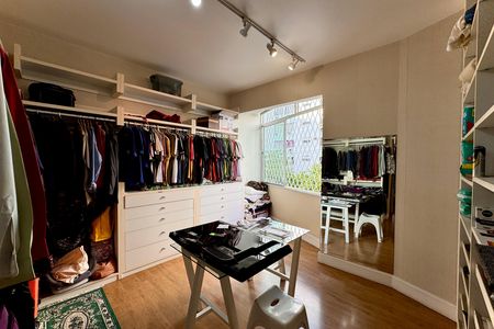 Apartamento para alugar com 214m², 5 quartos e 1 vaga