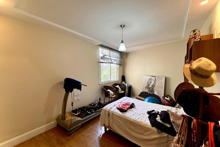 Apartamento para alugar com 214m², 5 quartos e 1 vaga