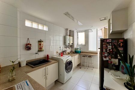 Apartamento para alugar com 214m², 5 quartos e 1 vaga