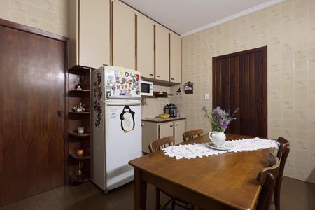 Casa à venda com 288m², 3 quartos e 4 vagas Casa à venda com 288m², 3 quartos e 4 vagasCozinha