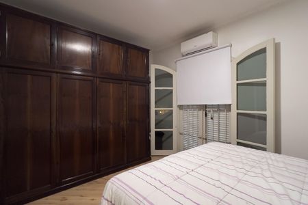 Casa à venda com 288m², 3 quartos e 4 vagas Casa à venda com 288m², 3 quartos e 4 vagasSuíte