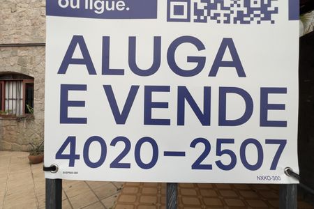 Casa à venda com 288m², 3 quartos e 4 vagas Casa à venda com 288m², 3 quartos e 4 vagasNXKO-300