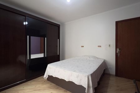 Casa à venda com 288m², 3 quartos e 4 vagas Casa à venda com 288m², 3 quartos e 4 vagasQuarto 2