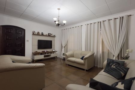 Casa à venda com 288m², 3 quartos e 4 vagas Casa à venda com 288m², 3 quartos e 4 vagasSala