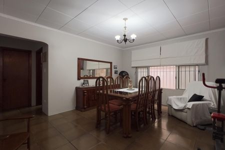 Casa à venda com 288m², 3 quartos e 4 vagas Casa à venda com 288m², 3 quartos e 4 vagasSala