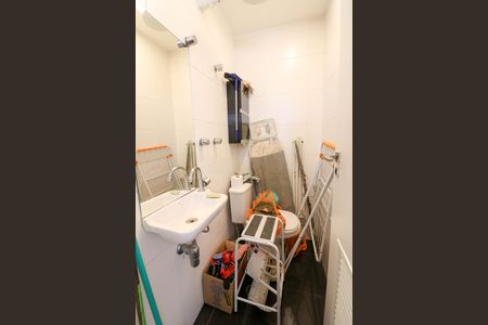 Apartamento para alugar com 207m², 3 quartos e 3 vagas Apartamento para alugar com 207m², 3 quartos e 3 vagasBanheiro de serviço
