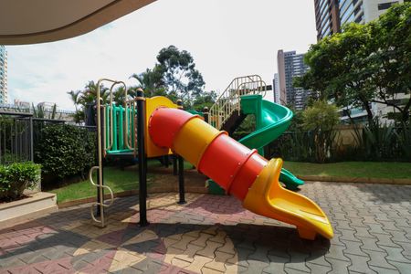 Apartamento para alugar com 207m², 3 quartos e 3 vagas