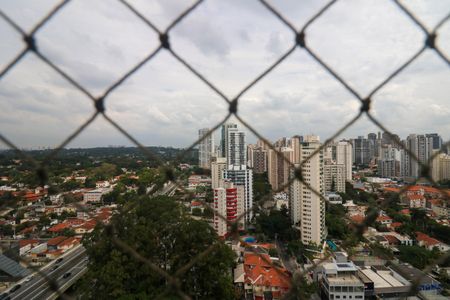 Apartamento para alugar com 207m², 3 quartos e 3 vagas Apartamento para alugar com 207m², 3 quartos e 3 vagasVaranda
