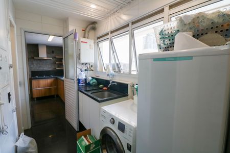 Apartamento para alugar com 207m², 3 quartos e 3 vagas Apartamento para alugar com 207m², 3 quartos e 3 vagasÁrea de Serviço