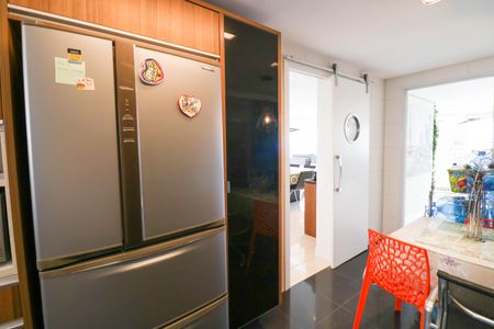 Apartamento para alugar com 207m², 3 quartos e 3 vagas Apartamento para alugar com 207m², 3 quartos e 3 vagasCozinha