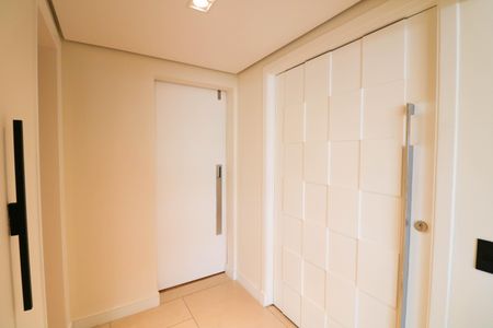 Apartamento para alugar com 207m², 3 quartos e 3 vagas Apartamento para alugar com 207m², 3 quartos e 3 vagasHall de entrada