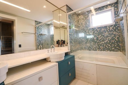 Apartamento para alugar com 207m², 3 quartos e 3 vagas Apartamento para alugar com 207m², 3 quartos e 3 vagasBanheiro da Suíte 3