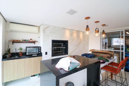 Apartamento para alugar com 207m², 3 quartos e 3 vagas Apartamento para alugar com 207m², 3 quartos e 3 vagasVaranda