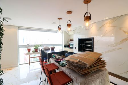 Apartamento para alugar com 207m², 3 quartos e 3 vagas Apartamento para alugar com 207m², 3 quartos e 3 vagasVaranda