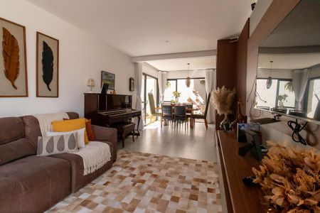 Casa à venda com 129m², 3 quartos e 2 vagasSala