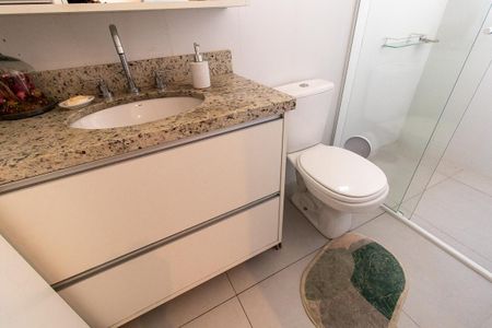 Casa à venda com 129m², 3 quartos e 2 vagasBanheiro da Suíte