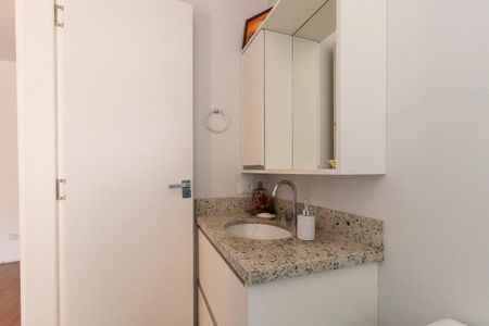 Casa à venda com 129m², 3 quartos e 2 vagasBanheiro da Suíte