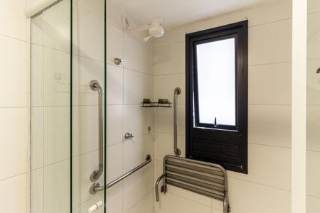 Banheiro de kitnet/studio para alugar com 1 quarto, 26m² em Vila Buarque, São Paulo