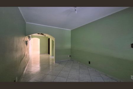 Casa para alugar com 166m², 3 quartos e 3 vagas Casa para alugar com 166m², 3 quartos e 3 vagasSala