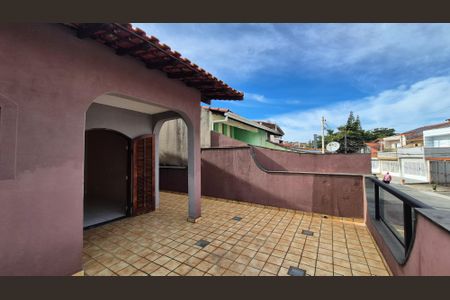 Casa para alugar com 166m², 3 quartos e 3 vagas Casa para alugar com 166m², 3 quartos e 3 vagasArea externa