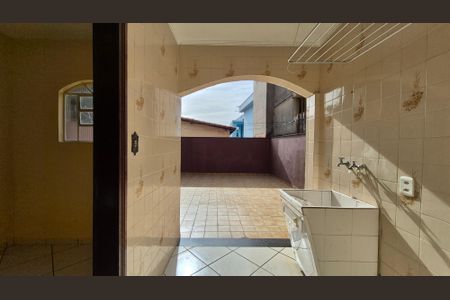 Casa para alugar com 166m², 3 quartos e 3 vagas Casa para alugar com 166m², 3 quartos e 3 vagasArea de serviço