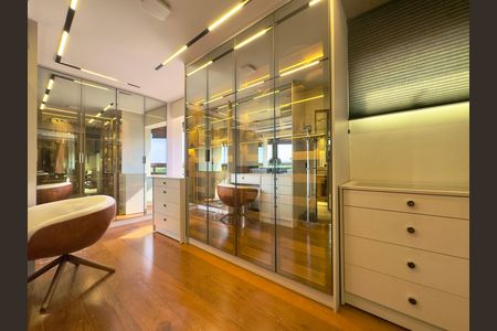 Apartamento à venda com 360m², 5 quartos e 4 vagasCloset suite 1