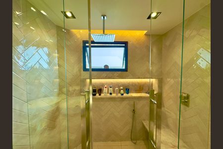 Apartamento à venda com 360m², 5 quartos e 4 vagasBanheiro da Suíte 1