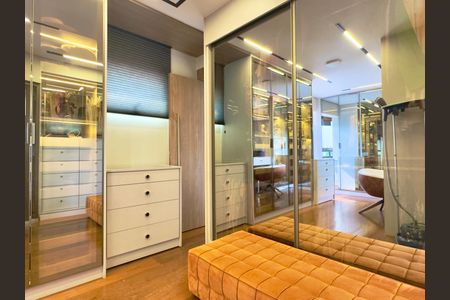 Apartamento à venda com 360m², 5 quartos e 4 vagasCloset suite 1