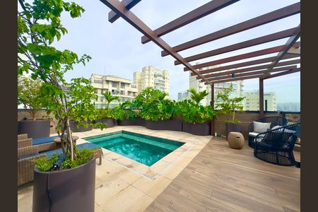 Apartamento à venda com 360m², 5 quartos e 4 vagasPiscina privativa 