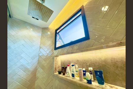 Apartamento à venda com 360m², 5 quartos e 4 vagasBanheiro da Suíte 1