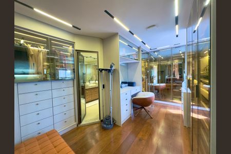 Apartamento à venda com 360m², 5 quartos e 4 vagasCloset suite 1