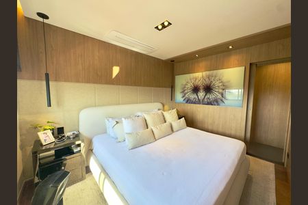 Apartamento à venda com 360m², 5 quartos e 4 vagasSuíte 1