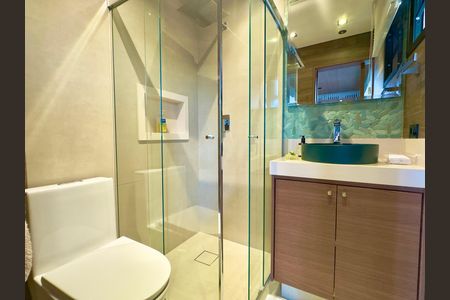 Apartamento à venda com 360m², 5 quartos e 4 vagasBanheiro social 2