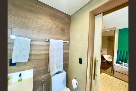 Apartamento à venda com 360m², 5 quartos e 4 vagasBanheiro da Suíte 3