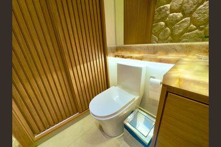 Apartamento à venda com 360m², 5 quartos e 4 vagasLavabo