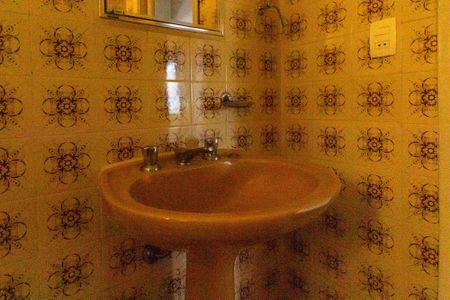 Casa à venda com 145m², 3 quartos e 2 vagasBanheiro 1