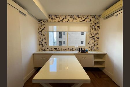 Apartamento para alugar com 274m², 3 quartos e 4 vagas