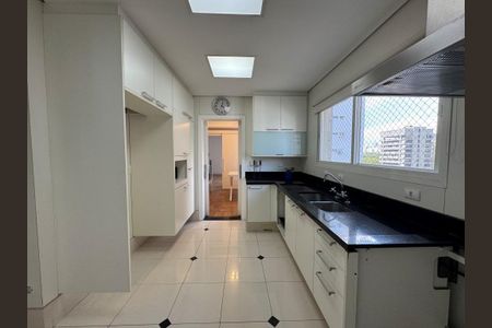 Apartamento para alugar com 274m², 3 quartos e 4 vagas