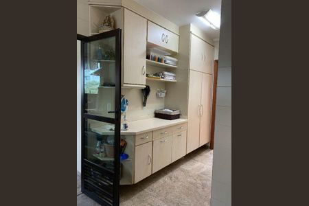 Apartamento à venda com 226m², 4 quartos e 3 vagas