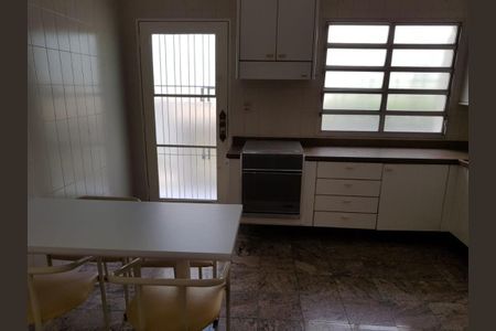 Casa à venda com 3 quartos, 395m² em Vila Madalena, São Paulo