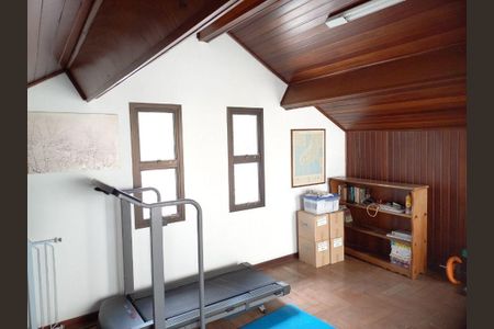 Casa à venda com 317m², 5 quartos e 3 vagas