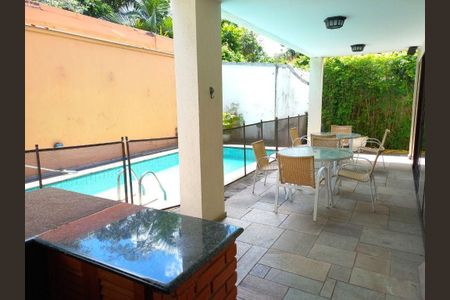 Casa à venda com 317m², 5 quartos e 3 vagas