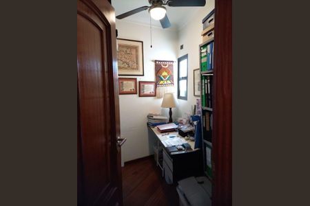 Casa à venda com 317m², 5 quartos e 3 vagas