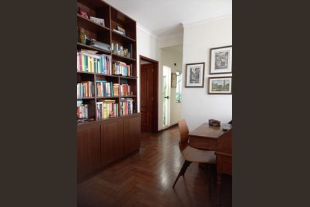 Casa à venda com 317m², 5 quartos e 3 vagas