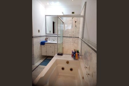 Casa à venda com 317m², 5 quartos e 3 vagas