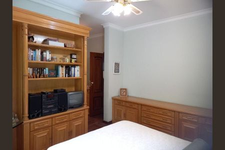 Casa à venda com 317m², 5 quartos e 3 vagas