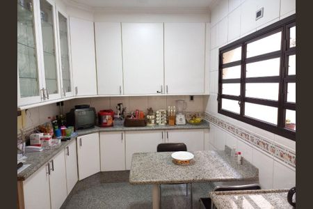 Casa à venda com 317m², 5 quartos e 3 vagas